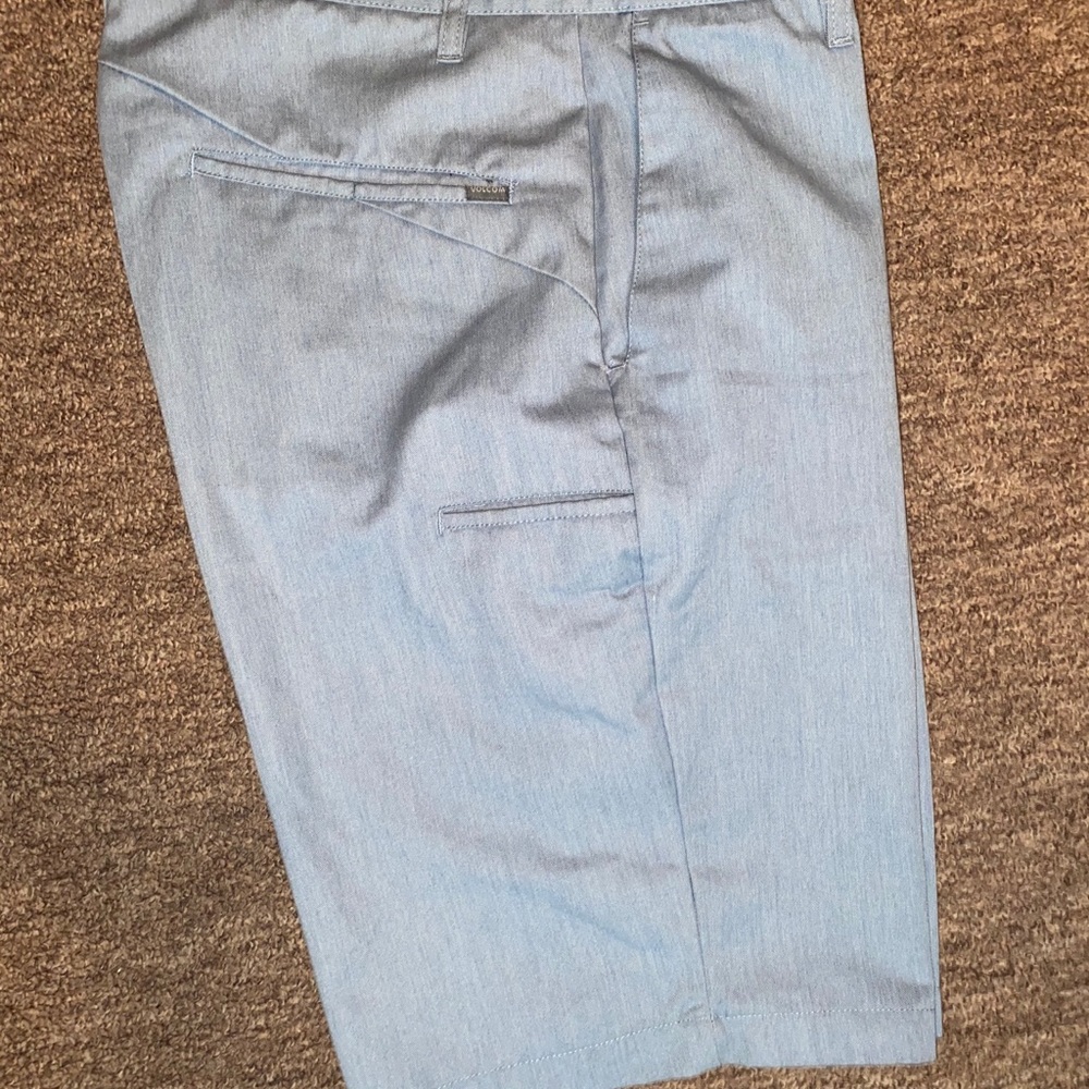 Volcom shorts - Picture 3 of 4